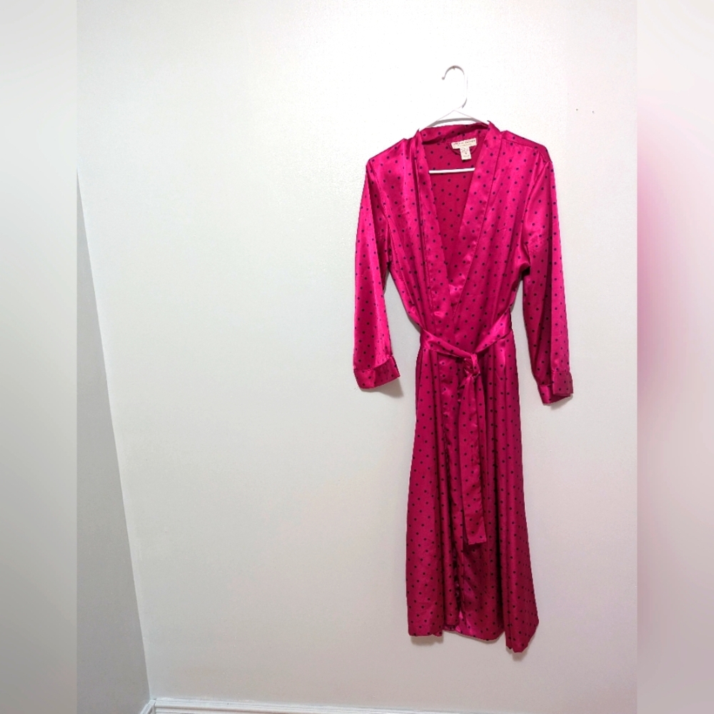 - - Morgan Taylor intimate Bath Robe, housecoat. Size Medium. Pink po…